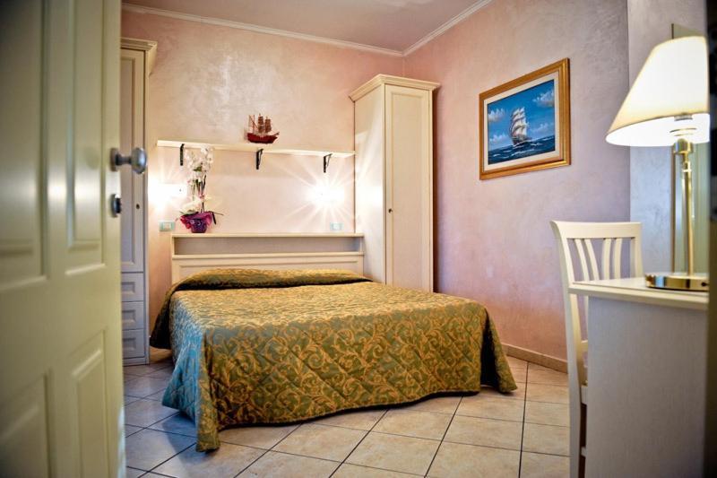 Hotel Residence Veliero Риччоне Экстерьер фото