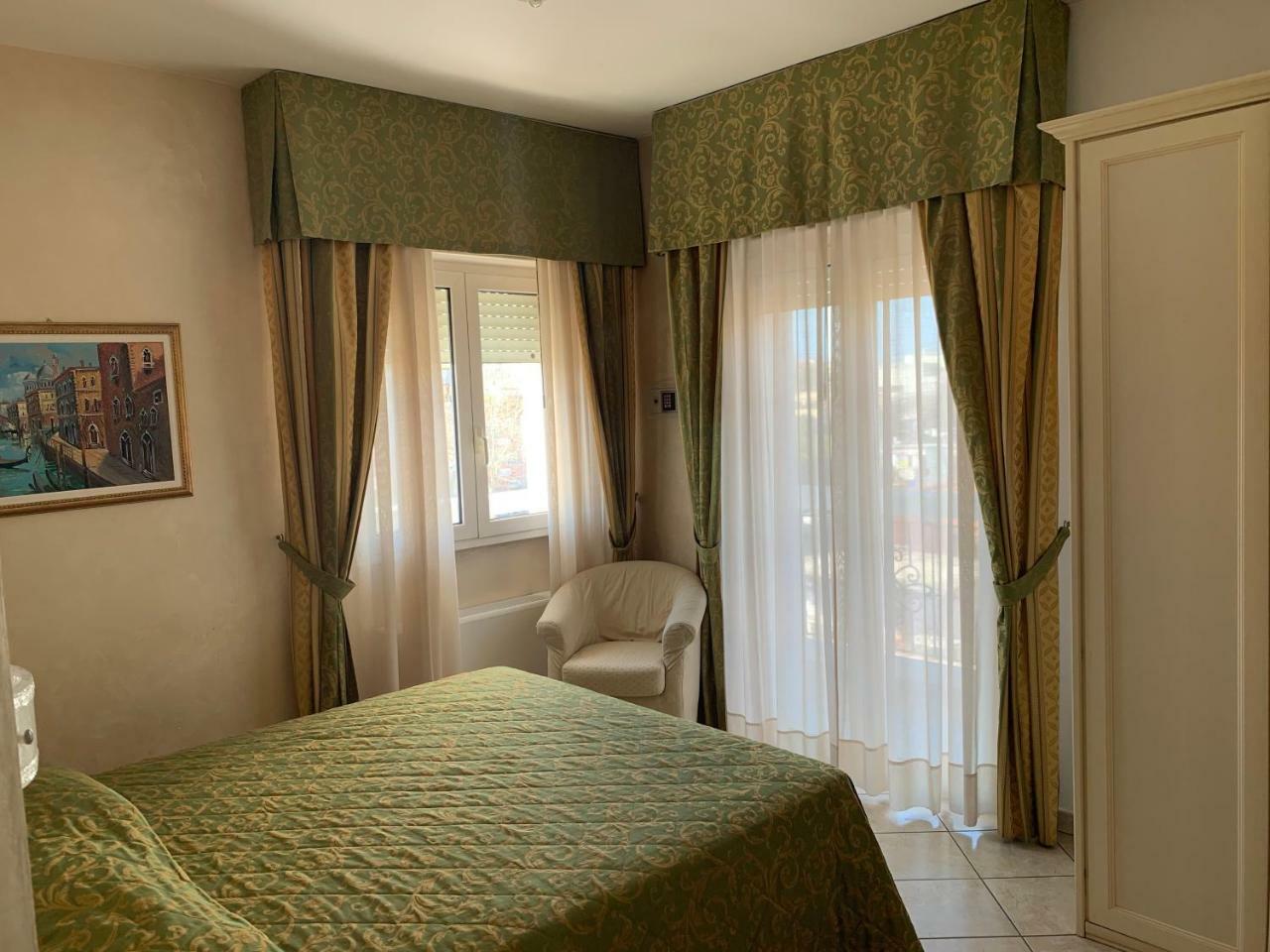 Hotel Residence Veliero Риччоне Экстерьер фото